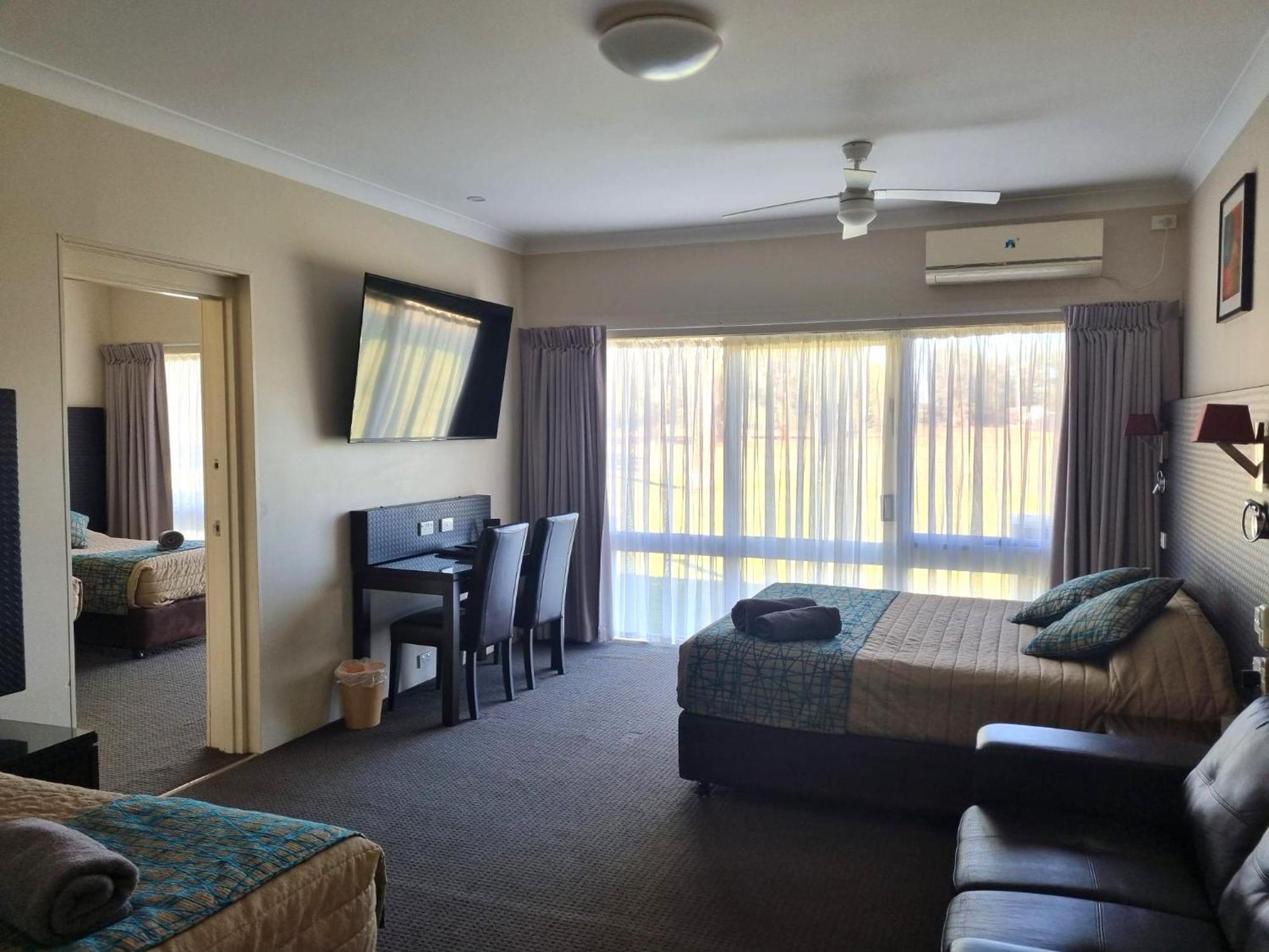 Australian Homestead Motor Lodge Wagga Wagga Kültér fotó